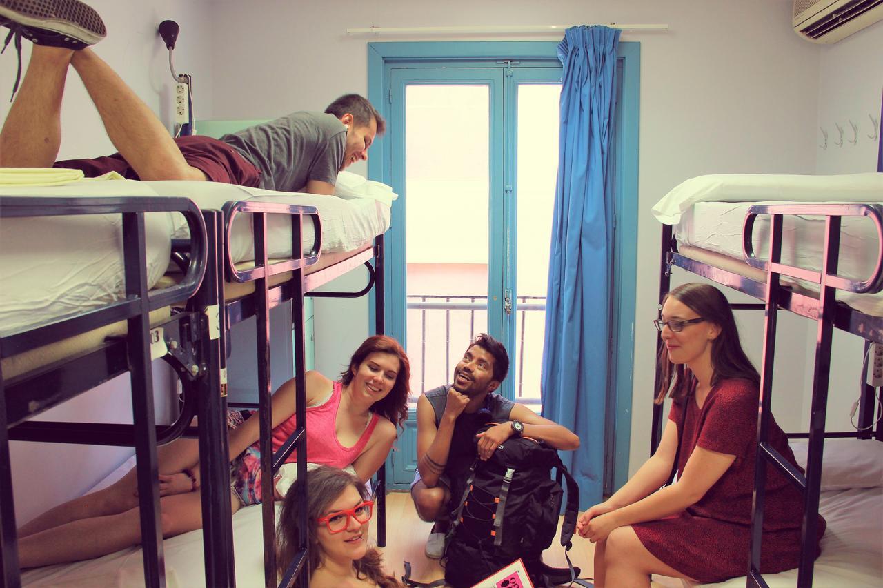 Cats Chill Out Hostel Madrid Exterior photo